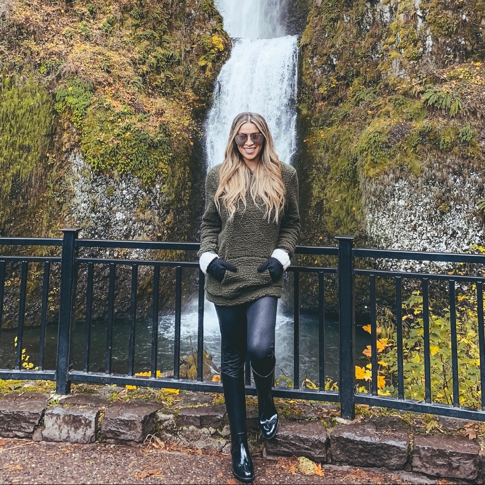 Green, teddy sweater